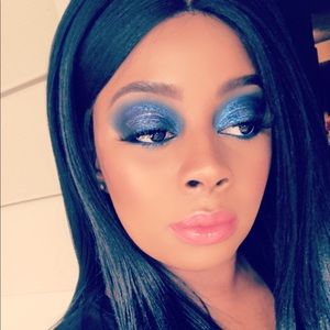 Meet your Posher, Latisha